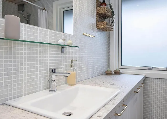 4 Star In Ansager-by Traum *